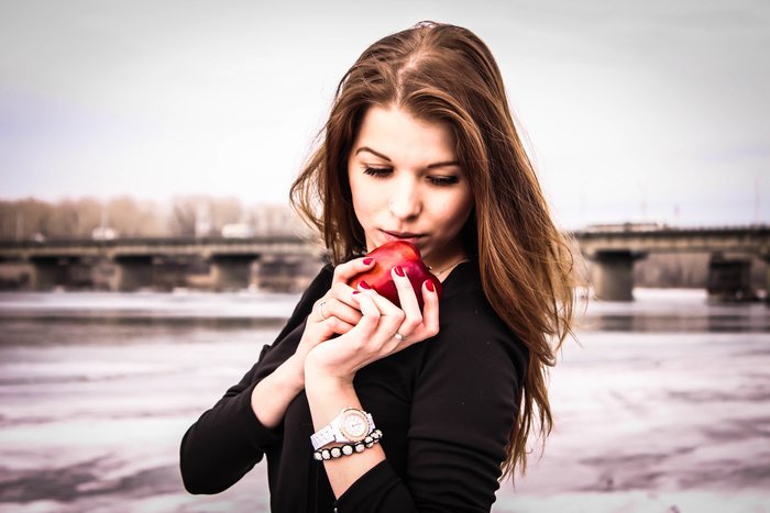 Заговоры на возврат любимого на яблоки