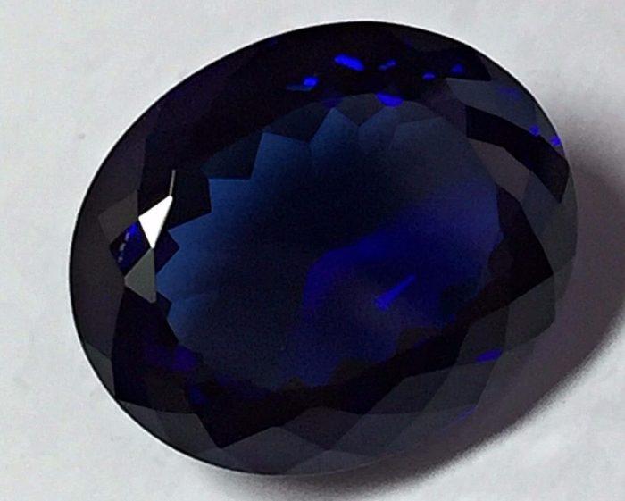 Тёмный сапфир